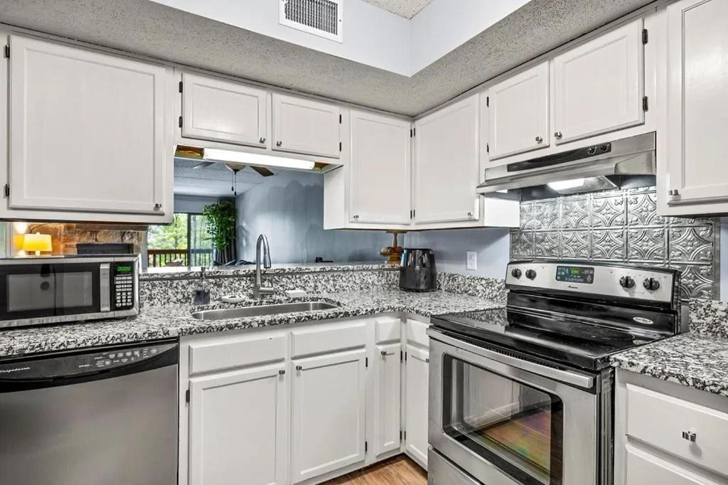 Views & Fireplace - Minutes To Gburg And Ober - Condo Gatlinburg Esterno foto