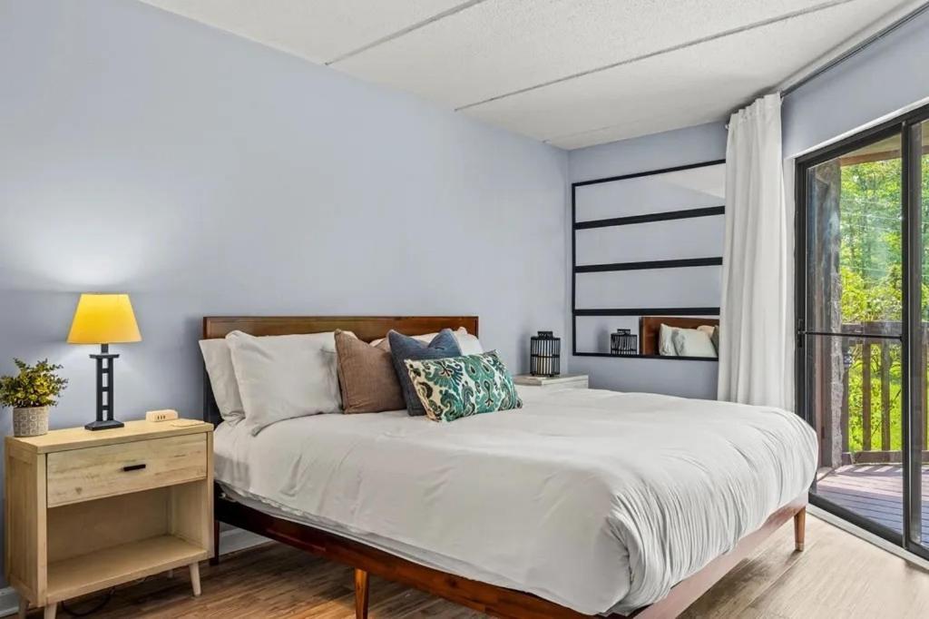 Views & Fireplace - Minutes To Gburg And Ober - Condo Gatlinburg Esterno foto