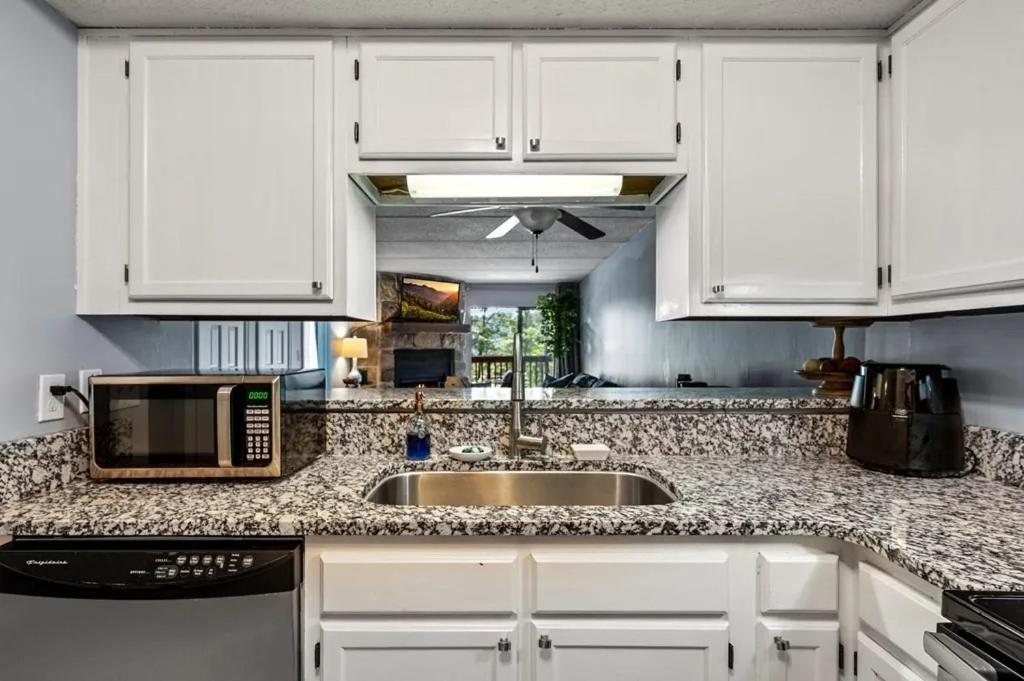 Views & Fireplace - Minutes To Gburg And Ober - Condo Gatlinburg Esterno foto